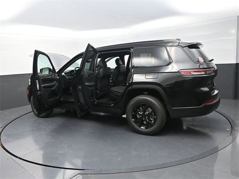 New 2025 Jeep Grand Cherokee L Altitude image 29