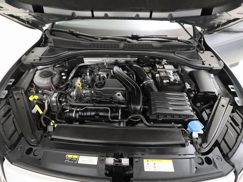 Used 2024 Volkswagen Jetta SE image 6