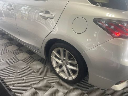 Used 2015 Lexus CT 200h w/ Seat Comfort Package FWD image 9