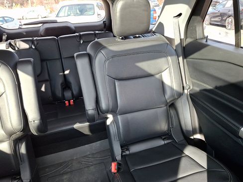 Used 2021 Ford Explorer XLT w/ Equipment Group 202A image 20