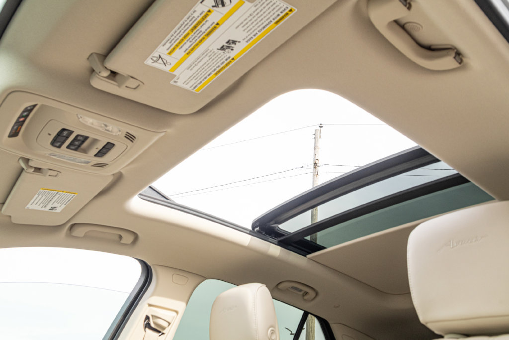 Used 2023 Buick Envision Avenir AWD/4WD image 16