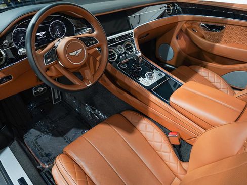 Used 2022 Bentley Continental GT image 2