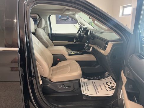 Used 2024 Ford Expedition Max Limited image 19