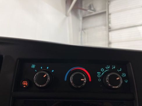 New 2025 Chevrolet Express 3500 Work Van w/ Power Convenience Package image 28