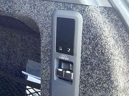 New 2026 Land Rover Range Rover SE image 12