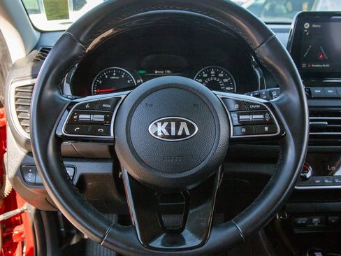 Used 2021 Kia Seltos SX image 17