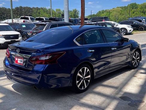 Used 2017 Nissan Altima 2.5 SR FWD image 9