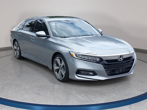 Used 2019 Honda Accord Touring image 3