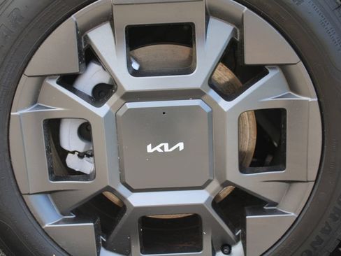 New 2026 Kia Carnival EX FWD image 24