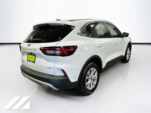Used 2023 Ford Escape Active w/ Tech Pack #1 AWD/4WD image 5