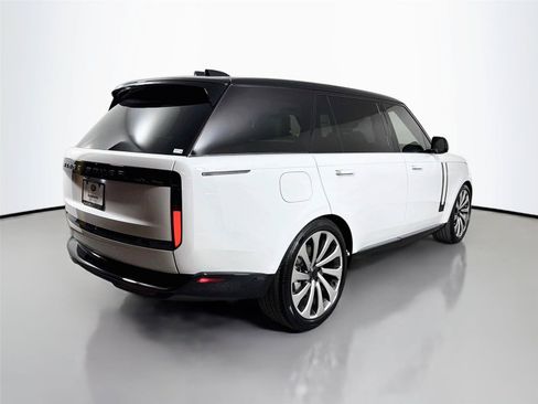 New 2026 Land Rover Range Rover Long Wheelbase SE AWD/4WD image 5