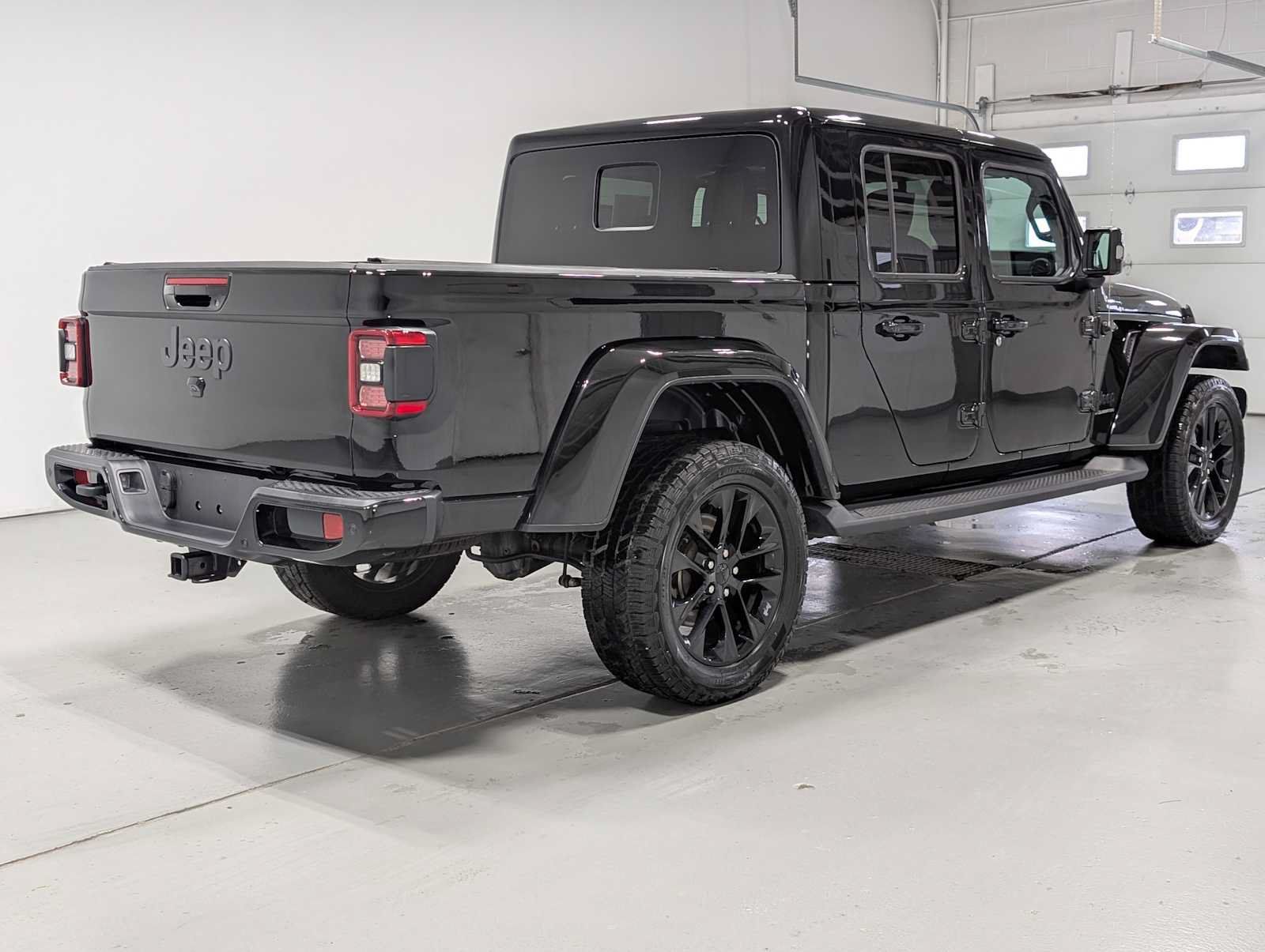 Used 2023 Jeep Gladiator Overland AWD/4WD image 7