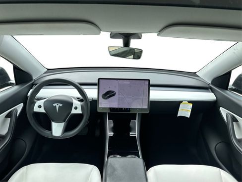 Used 2020 Tesla Model Y Long Range image 34