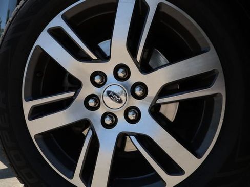Used 2022 Ford Expedition Limited AWD/4WD image 10
