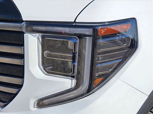 Used 2025 GMC Sierra 1500 AT4 w/ AT4 Premium Package image 9