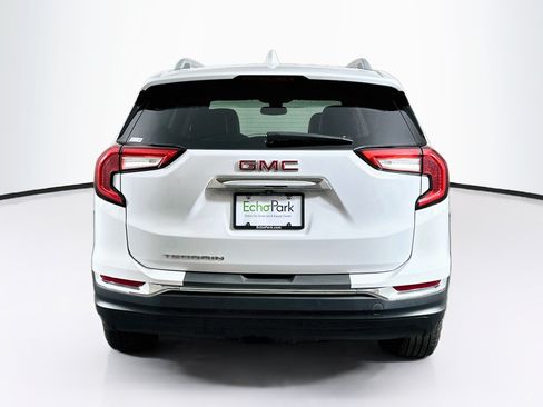 Used 2024 GMC Terrain SLT FWD image 7