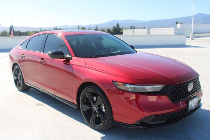 Used 2025 Honda Accord Sport image 2