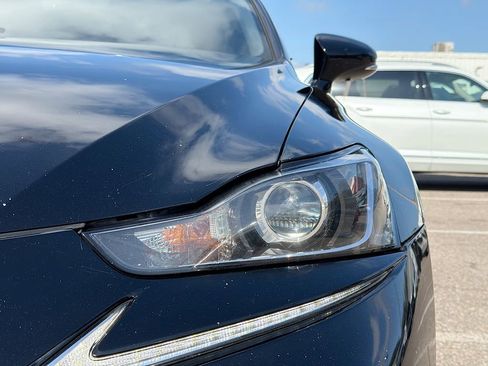 Used 2017 Lexus IS 200t 200t image 9