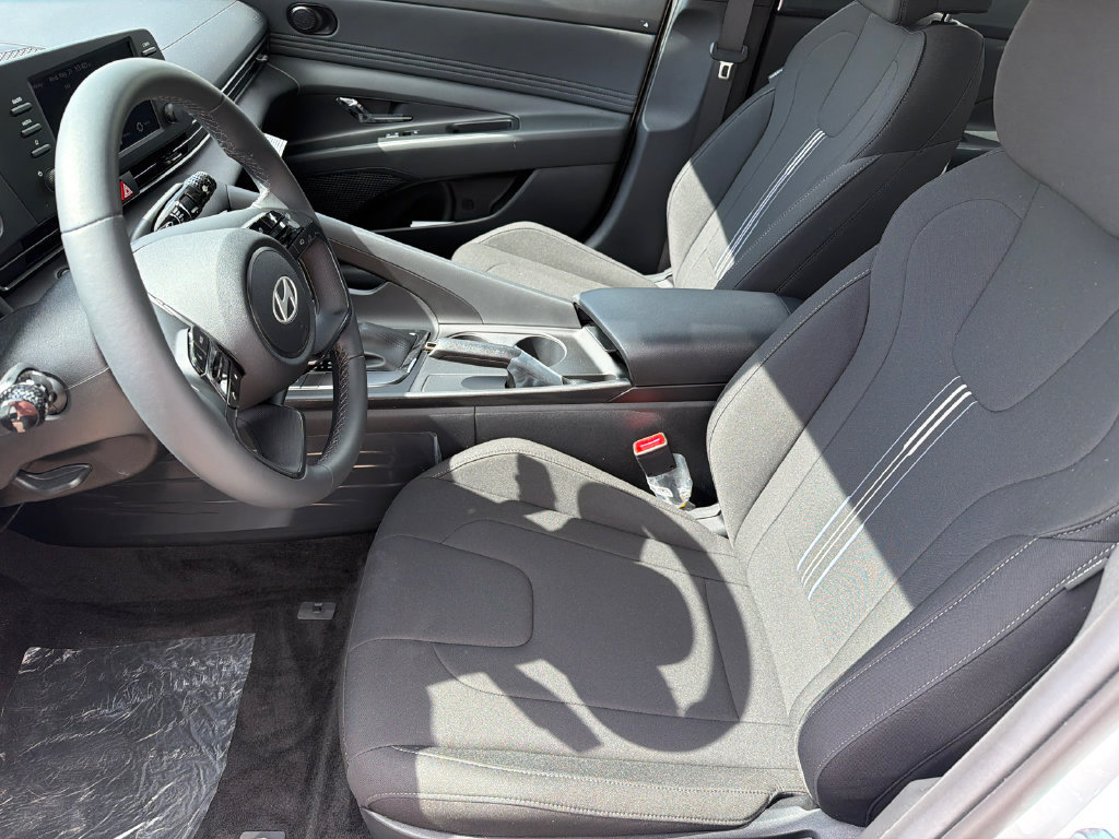 Used 2026 Hyundai Elantra Sport w/ Cargo Package FWD image 9