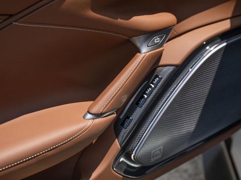 Used 2024 Ferrari Roma Spider RWD image 30