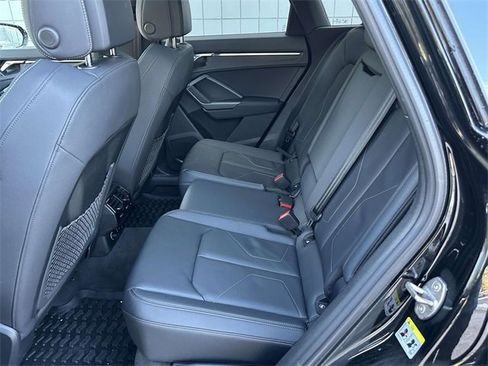 Certified 2025 Audi Q3 2.0T Premium w/ Convenience Package image 15