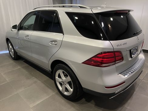 Used 2019 Mercedes-Benz GLE 400 4MATIC image 4