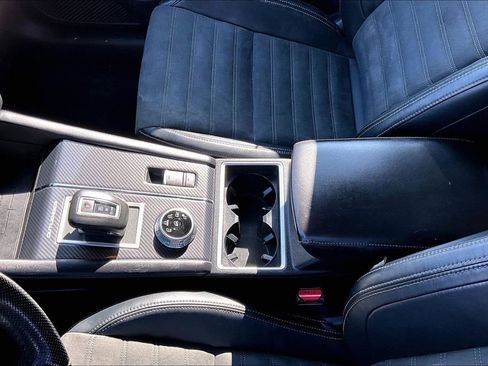 Used 2022 Mitsubishi Outlander SE image 16