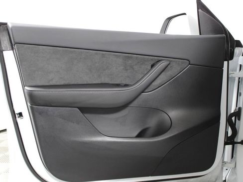 Used 2022 Tesla Model Y Performance image 6