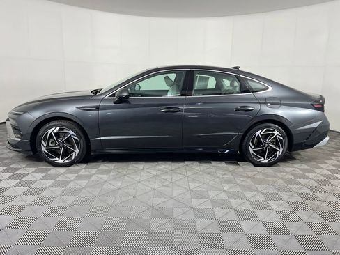 Used 2024 Hyundai Sonata SEL w/ Convenience Package image 9