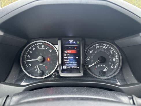 Used 2023 Toyota Tacoma TRD Off-Road image 20