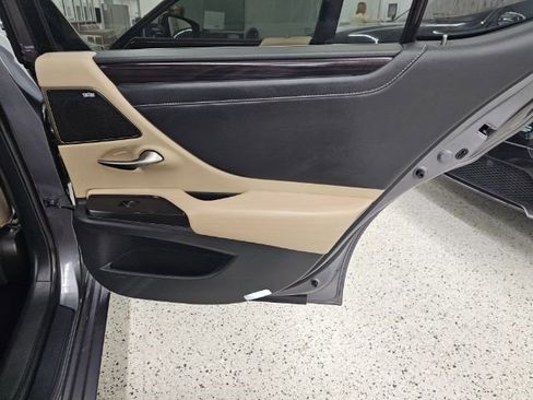 Used 2021 Lexus ES 300h w/ Premium Package image 28