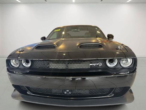 Used 2023 Dodge Challenger SRT Hellcat image 4