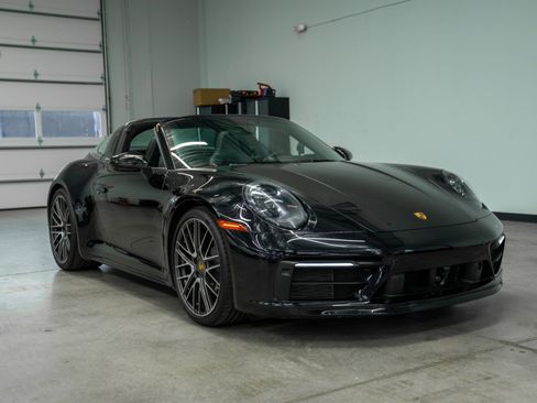 Used 2024 Porsche 911 Targa 4 w/ Sport Package AWD/4WD image 3