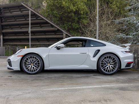 Certified 2022 Porsche 911 Turbo image 2