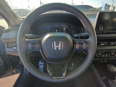 Used 2023 Honda Accord EX image 17