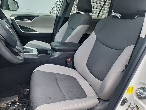 Used 2022 Toyota RAV4 XLE w/ Convenience Package AWD/4WD image 18