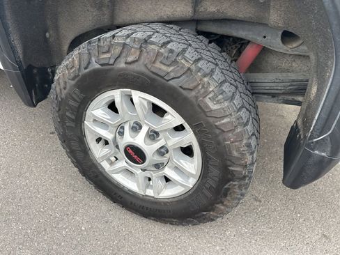 Used 2023 GMC Sierra 2500 SLE w/ SLE Convenience Package image 7