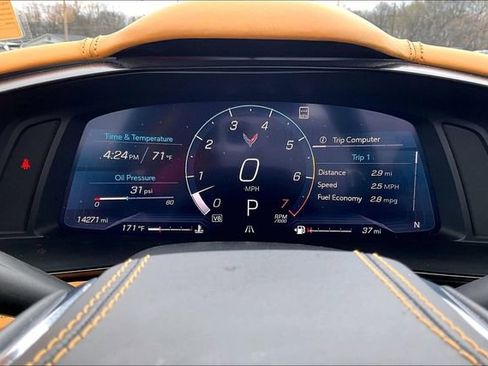 Used 2021 Chevrolet Corvette Stingray Premium Conv w/ Z51 Performance Package image 9