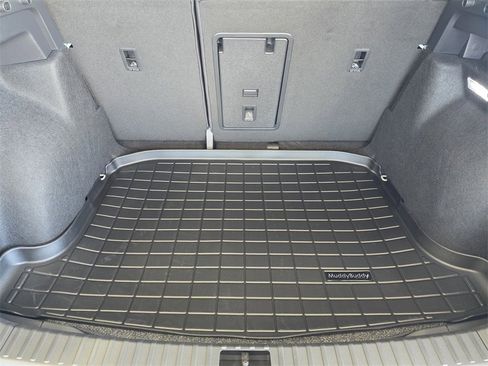 New 2025 Volkswagen Taos SE image 21