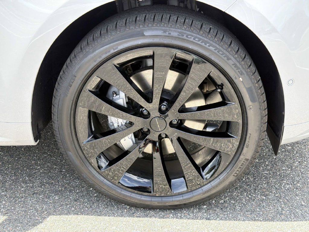 New 2026 Land Rover Range Rover Sport Dynamic SE AWD/4WD image 9