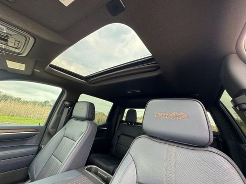 Used 2023 Chevrolet Silverado 1500 High Country w/ High Country Premium Package image 26