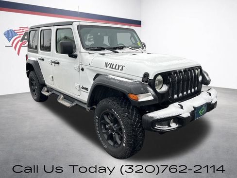 Used 2023 Jeep Wrangler Willys image 3
