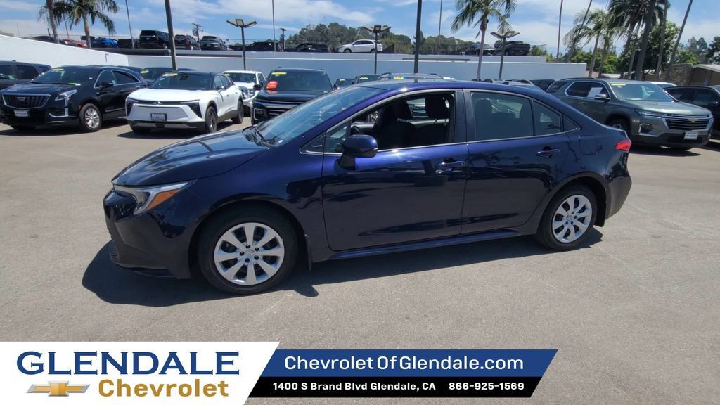 Used 2024 Toyota Corolla LE FWD image 5