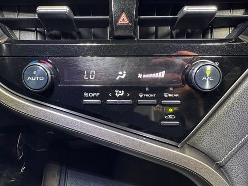Used 2021 Toyota Camry SE FWD image 30