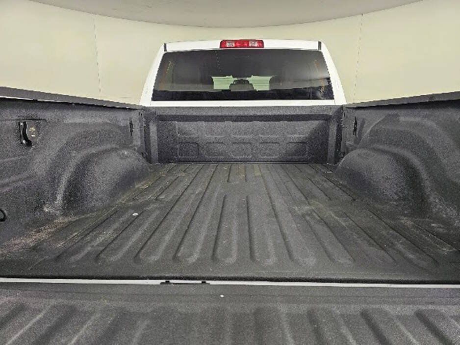 Used 2023 RAM 2500 Tradesman w/ Chrome Appearance Group AWD/4WD image 9
