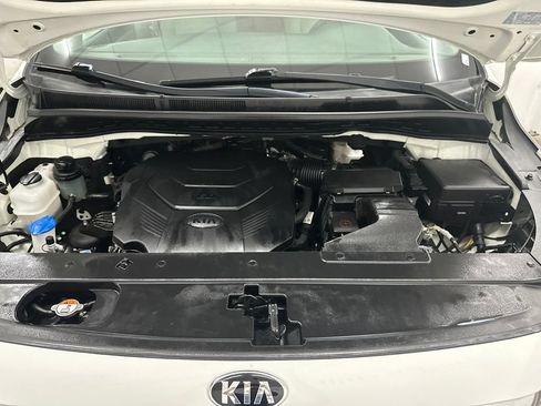 Used 2020 Kia Sedona LX FWD image 13