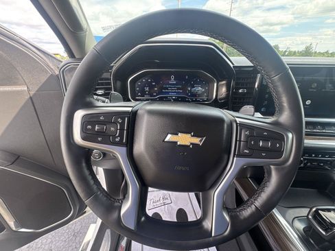 Used 2023 Chevrolet Silverado 1500 LT AWD/4WD image 19