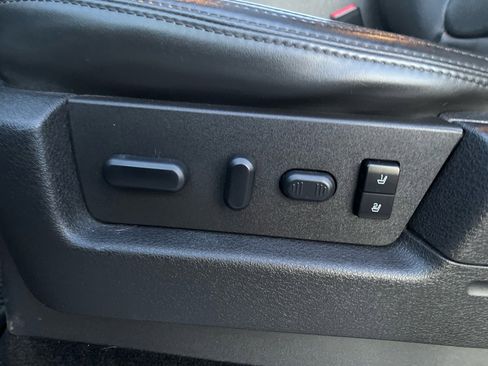 Used 2013 Ford F150 Platinum image 22