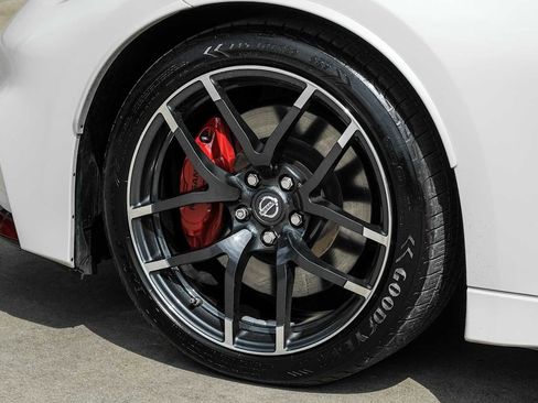 Used 2020 Nissan 370Z NISMO RWD image 58