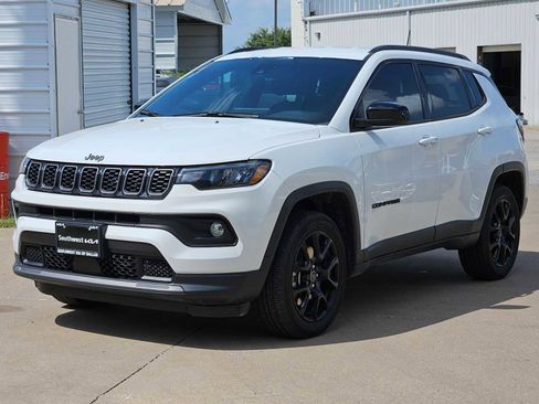 Used 2025 Jeep Compass Latitude w/ Altitude Special Edition AWD/4WD image 10